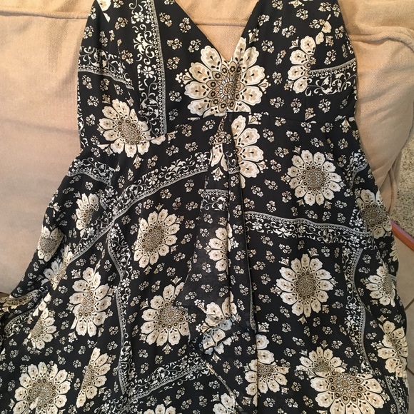 Black, white and tan cocktail dress, hi-lo - Picture 10 of 12